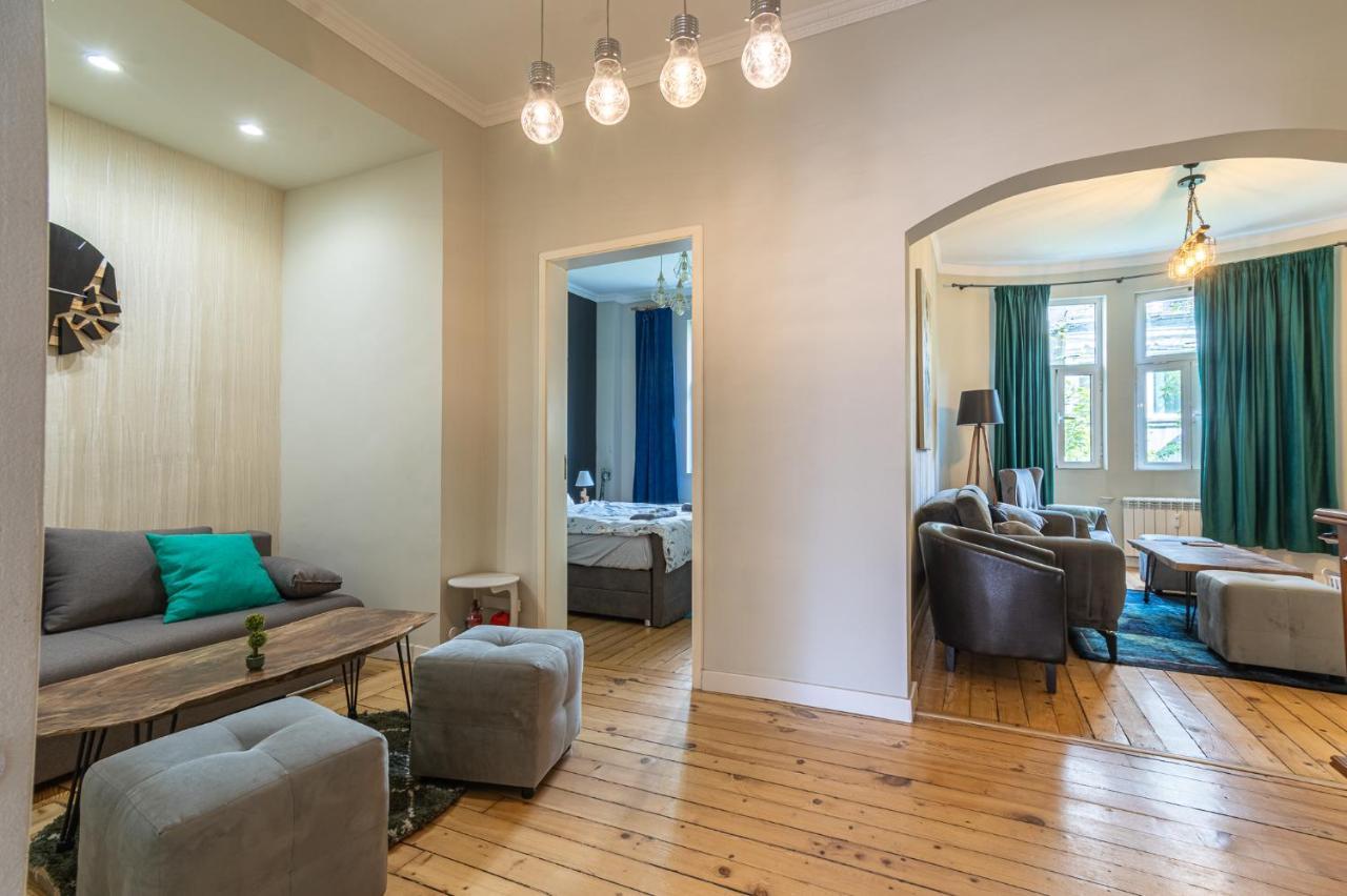 Апартаменты 5 Seconds Away From The Main Street, Free Secured Parking София Экстерьер фото