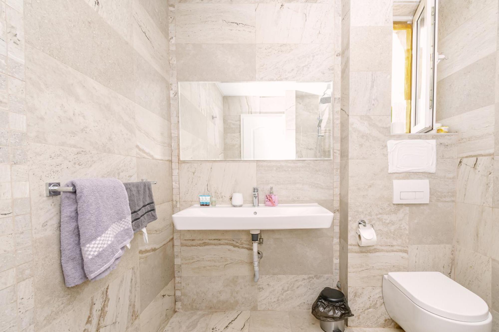 Апартаменты 5 Seconds Away From The Main Street, Free Secured Parking София Экстерьер фото